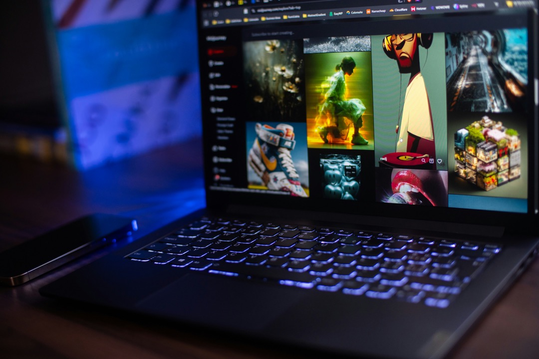MidJourney vs DALL·E : quel outil IA choisir pour créer vos visuels ?